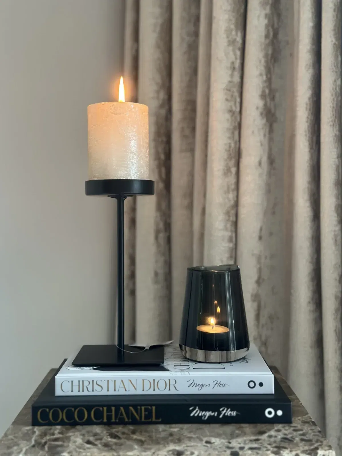 Zwarte kandelaar stompkaars 20 cm - Afbeelding 2