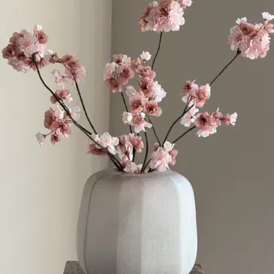 Light & living vaas met kersenbloesem