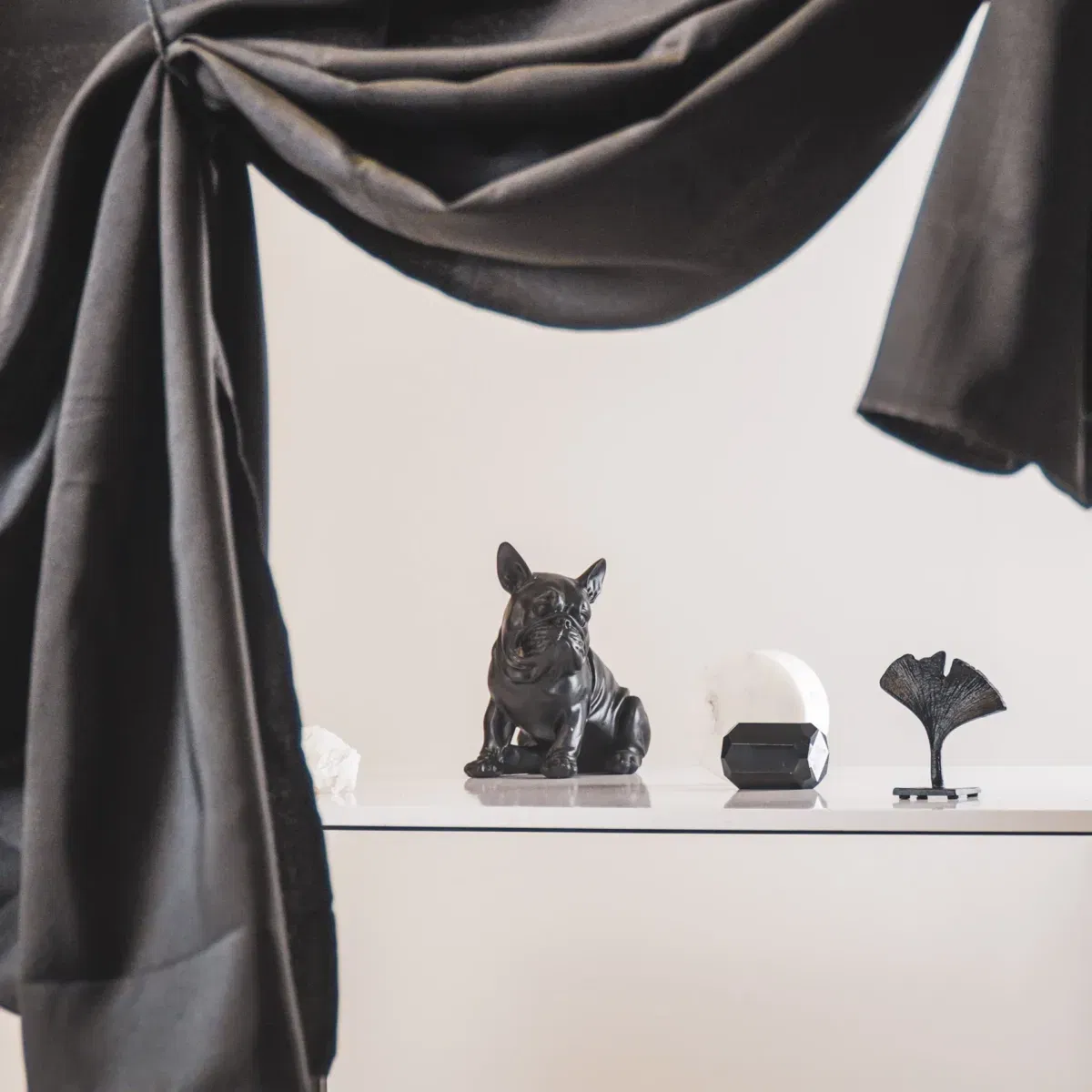 HV Bulldog- Black-19x13.5x19cm