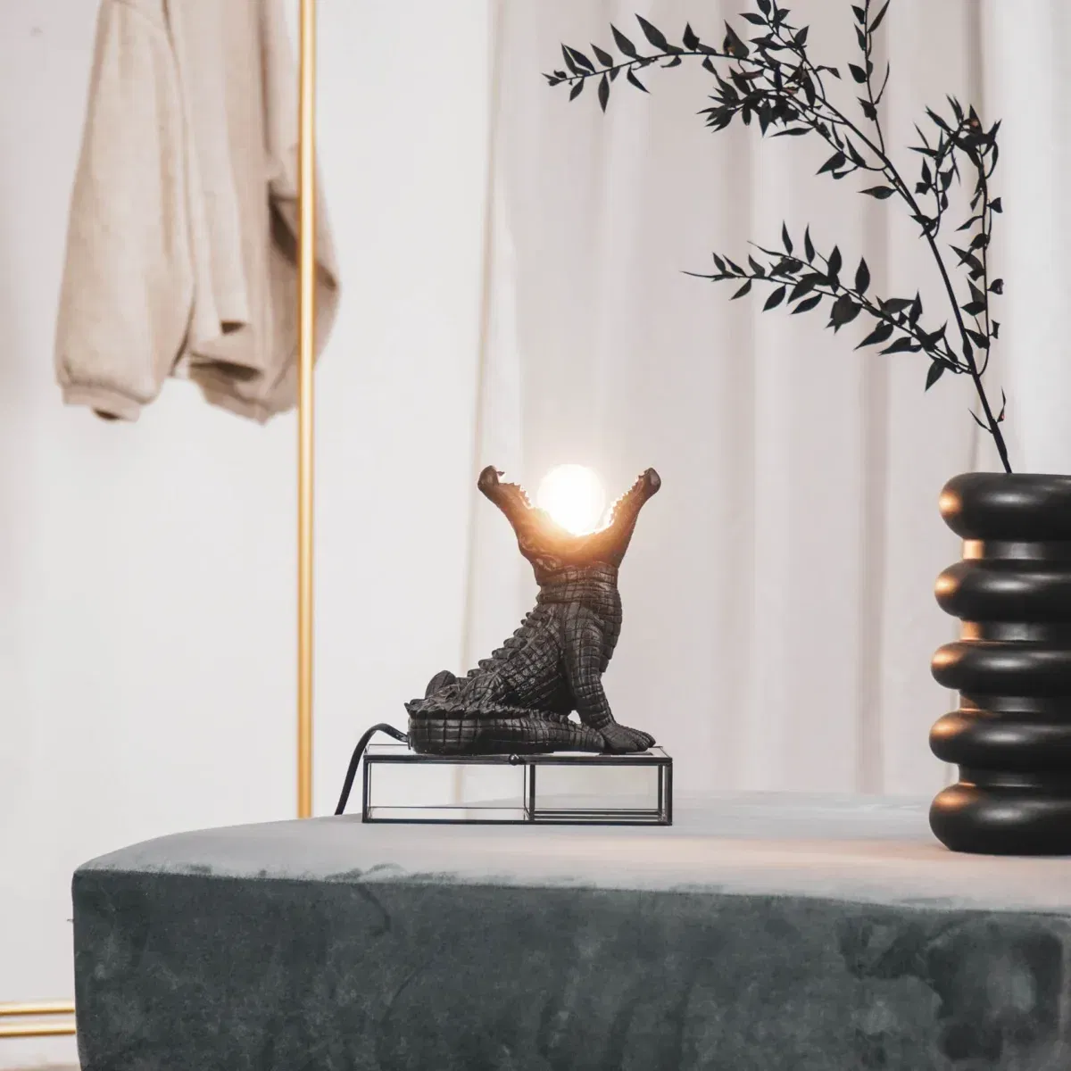 Housevitamin Crocodile krokodillen Lamp - Black zwart - 10x17x18,5 cm