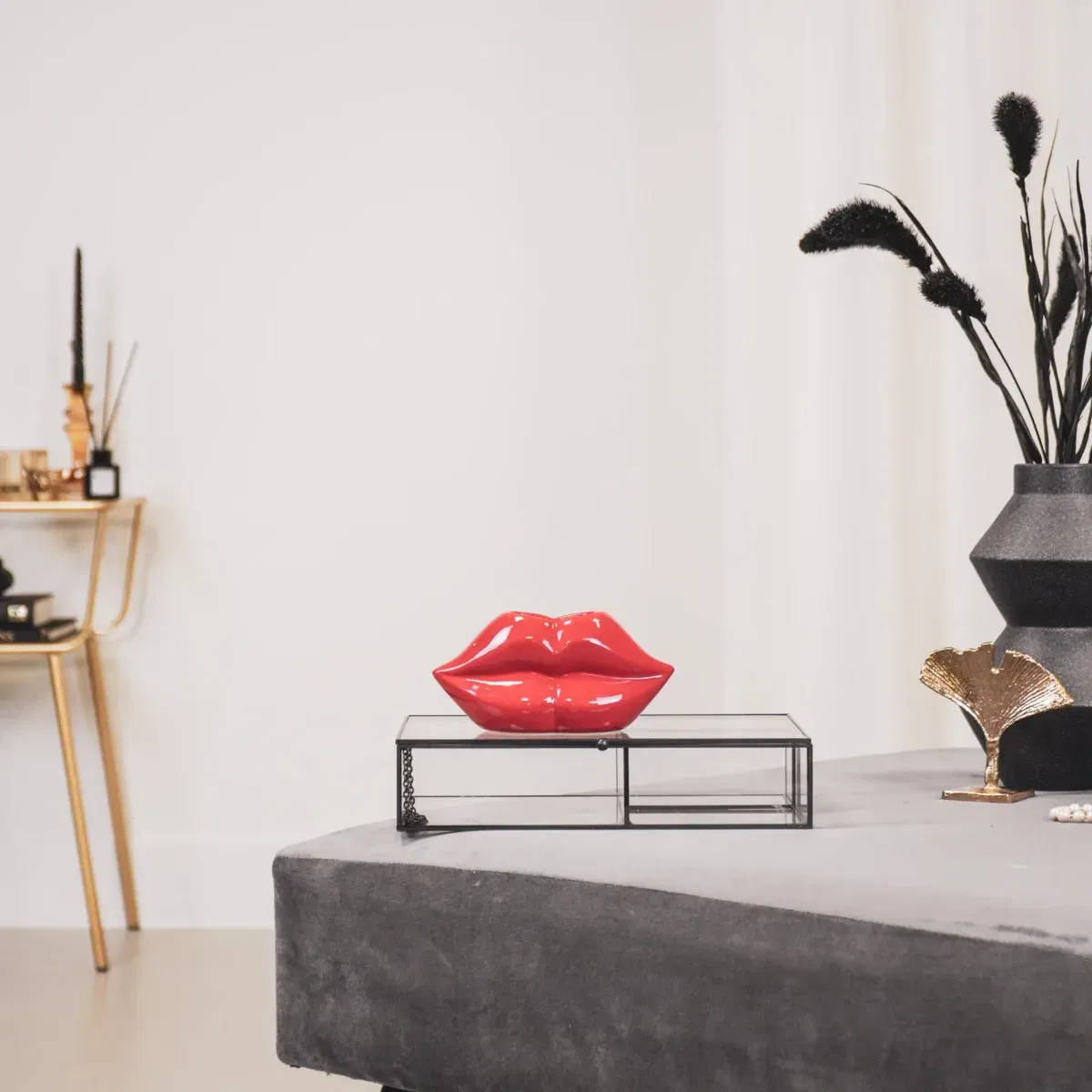 HV Lip vaas rood - red- 15,5x6,5x7,5cm