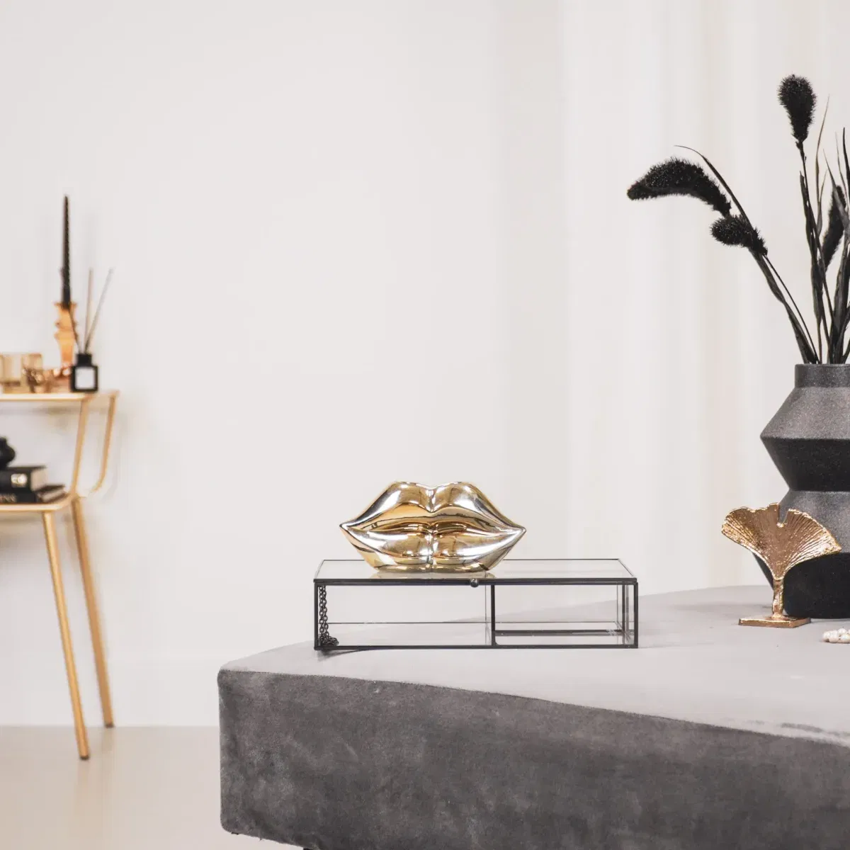 HV Lip vaas goud - Gold - 15,5x6,5x7,5cm