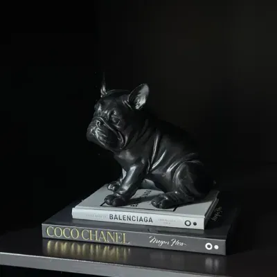 Vakkenkast decoratie set Luxury met zwart buldog beeld
