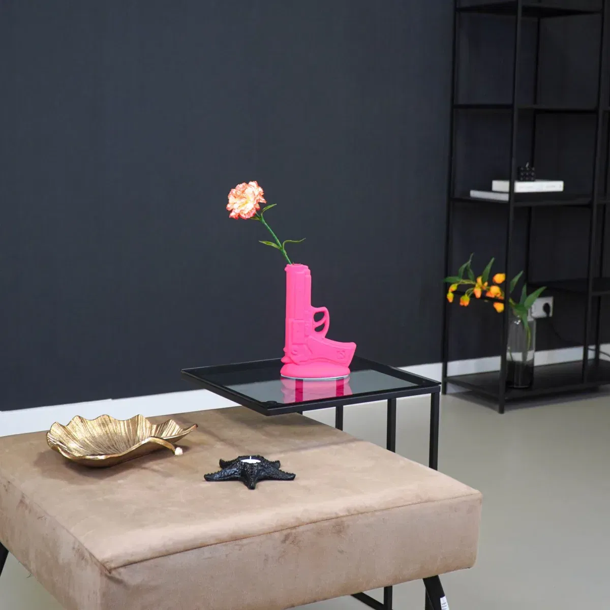 Pistool vaas neon roze 15x9x23cm