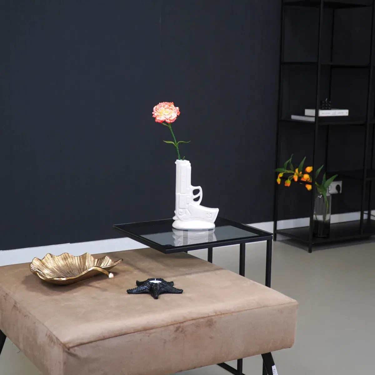 Pistool vaas beige wit 15x9x23cm