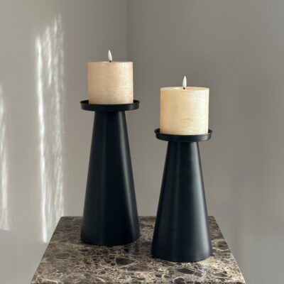 Kandelaar set 2 zwart met beige led kaarsen
