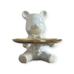 Beer met dienblad schaaltje beeld wit parelmoer