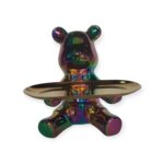 Beer met dienblad schaaltje beeld oily iriserend