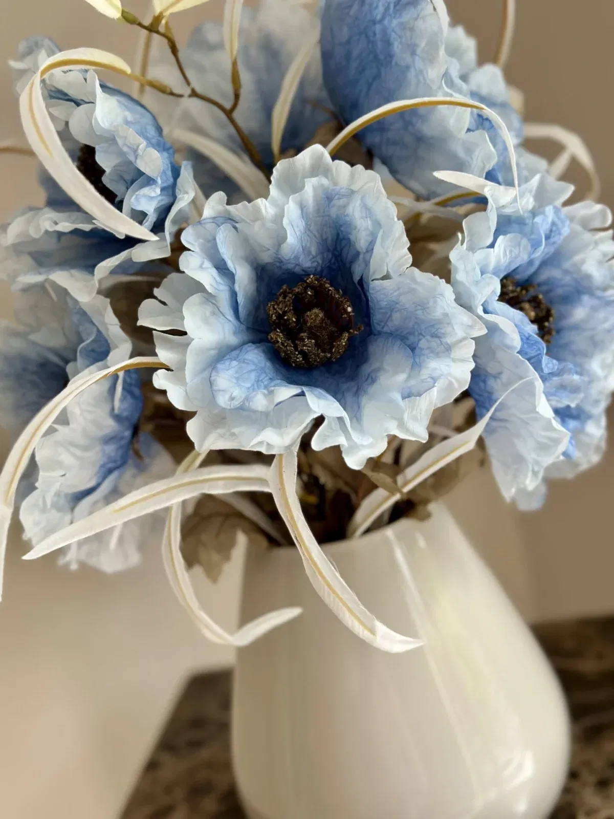 blauwe kunstbloemen poppy's met vaas