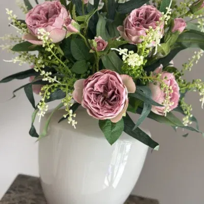 beige tugela vaas ivory met kunstbloemen boeket - vase the world