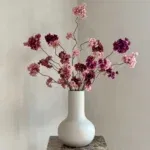 Matte ivory seim vaas met bloesems