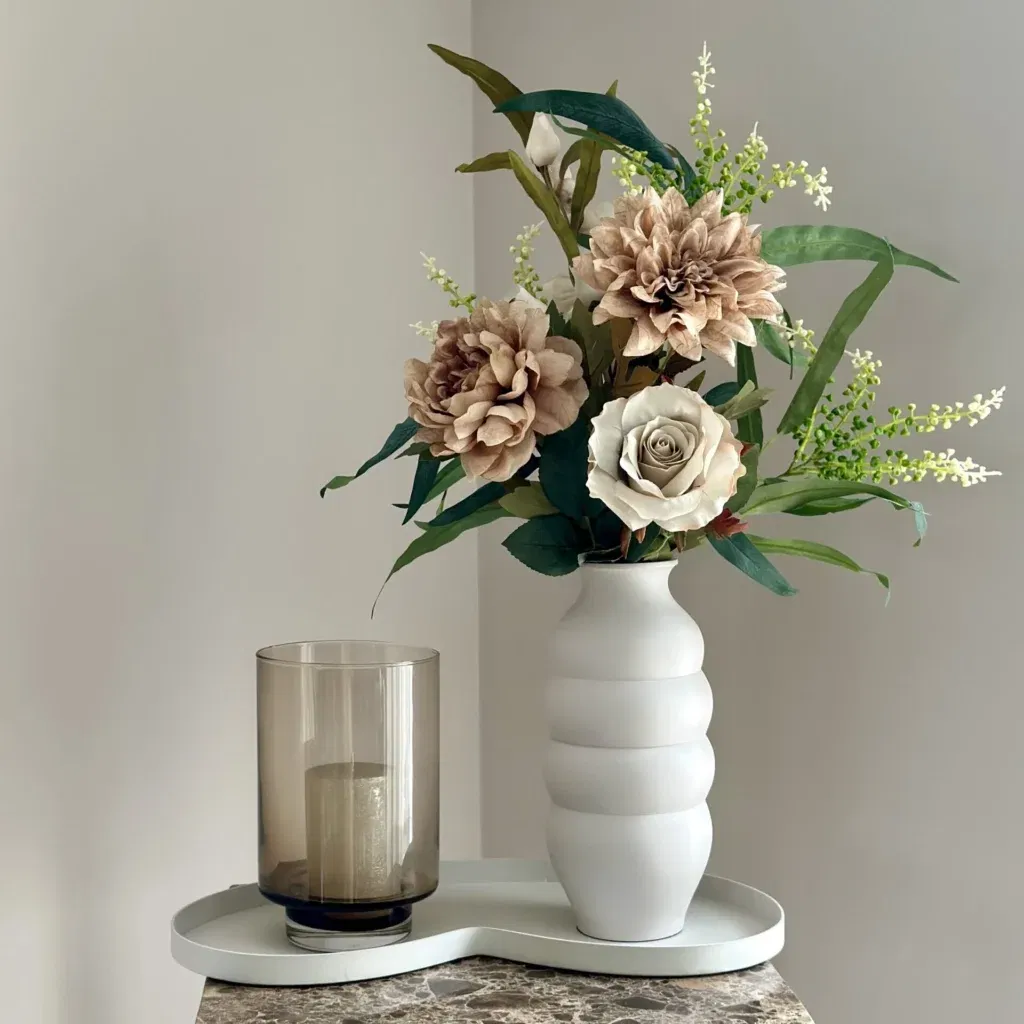 Tafeldecoratie set beige vaas met nude boeket