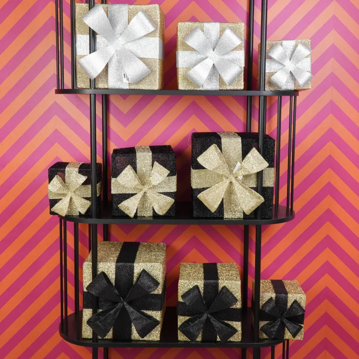 Set van 3 kerst cadeaus Zwart Goud LED 15,20,25 cm - Afbeelding 2