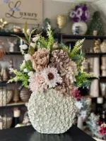 Beige vaas met zijden bloem boeket nude - Afbeelding 2