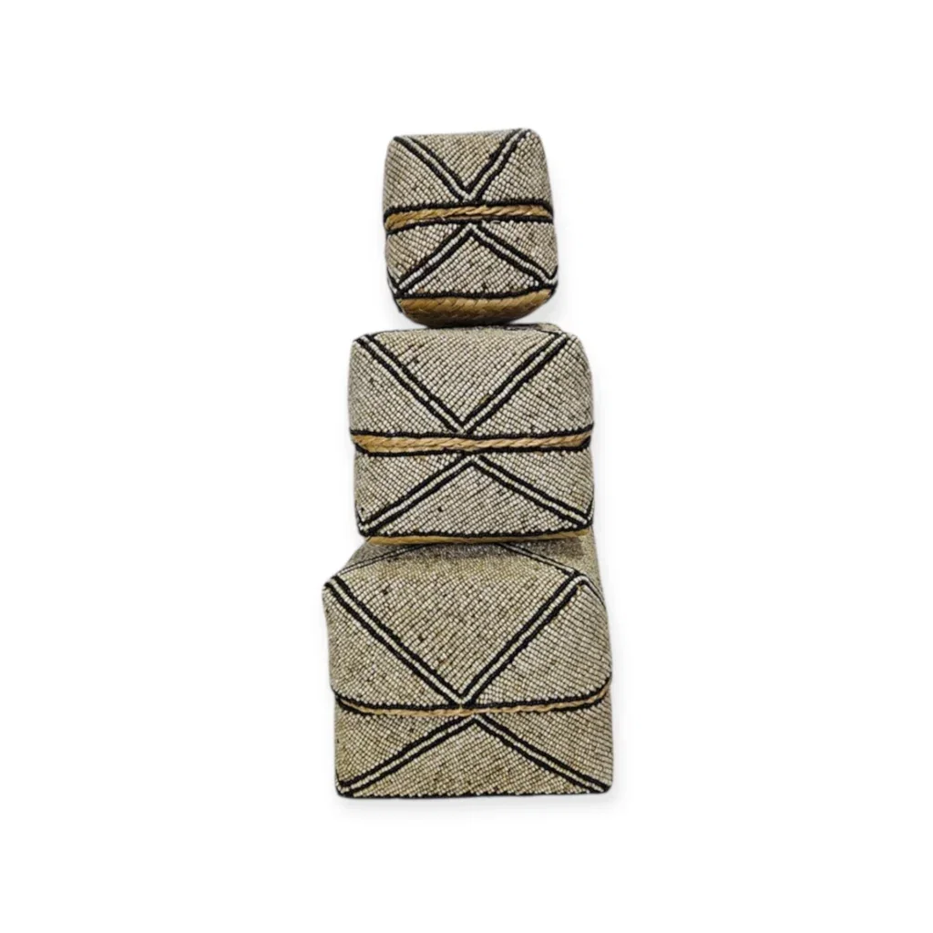 Offermandjes kralenmand beige zwart - 3 afmetingen