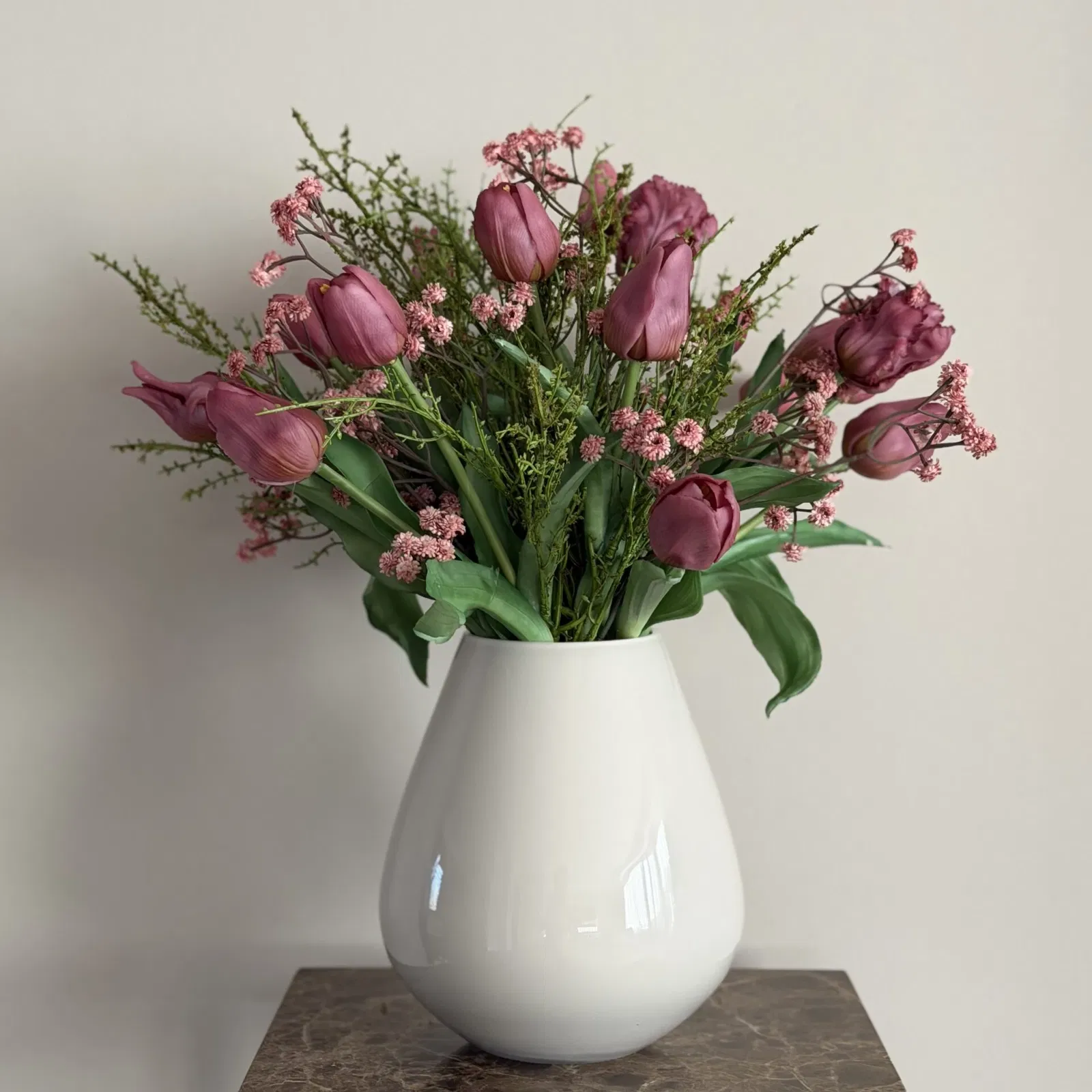 Real Touch Kunst Tulpen Boeket Aubergine - 20 Tulpen Real Touch Kunst Tulpen Boeket Aubergine - 20 Tulpen