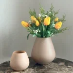 Complete decoratie set Tasman mat Taupe met tulpen | Vase the world