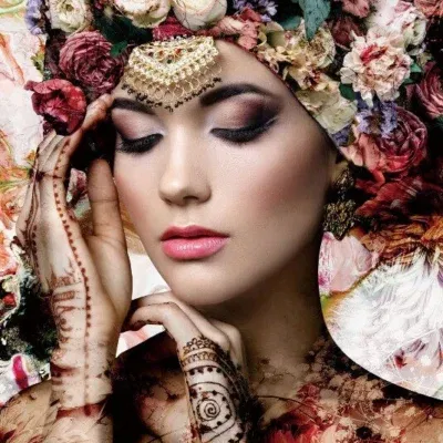 Glasschilderij 80x120cm Artistieke vrouw met bloemen