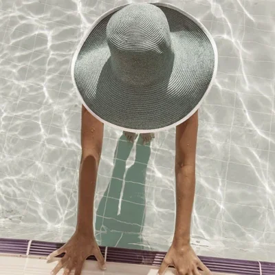 Glasschilderij met 3D reliëf 80x120cm In het zwembad