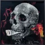 Glasschilderij met kristallen en lijst 80x80cm Rokende doodskop