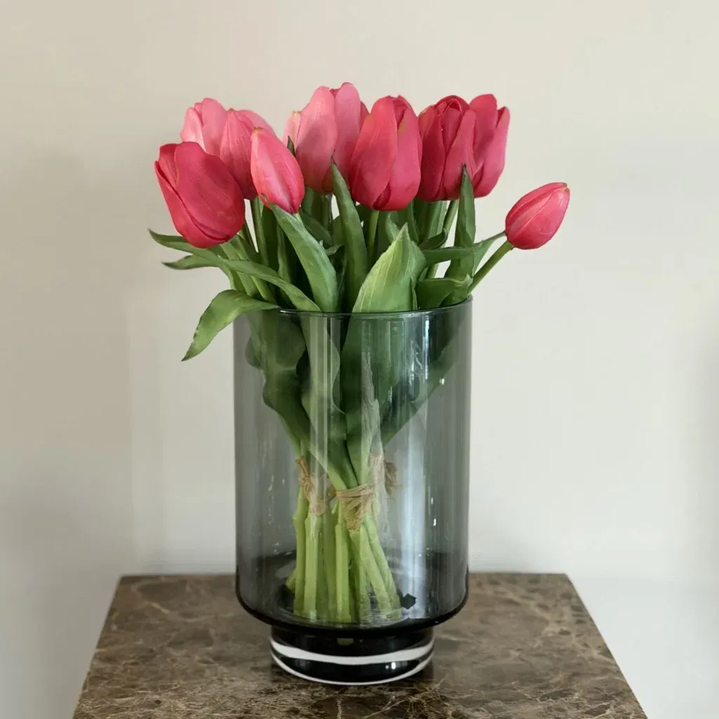 Real Touch Kunst Tulpen Boeket in vaas smoke fuchsia