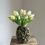 Bronze vaas met real touch tulpen boeket