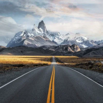 Glasschilderij 120x80cm Weg naar de bergen