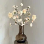 Smoke vaas met zijden bloem boeket luxury nude