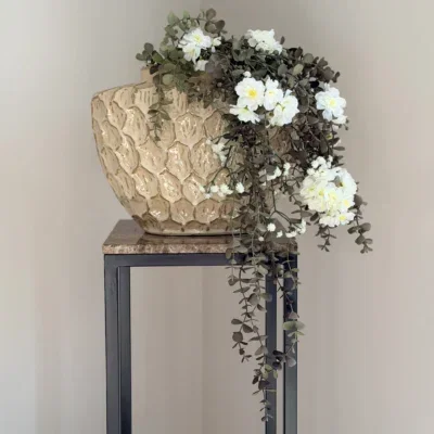 Vensterbank vaas met zijden hangplant