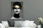 Vrouw met gouden hoofdband