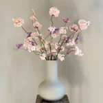 Ivory vaas met zijden bloem boeket Butterfly