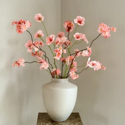 Matte Beige vaas met zijden bloem boeket Peachy