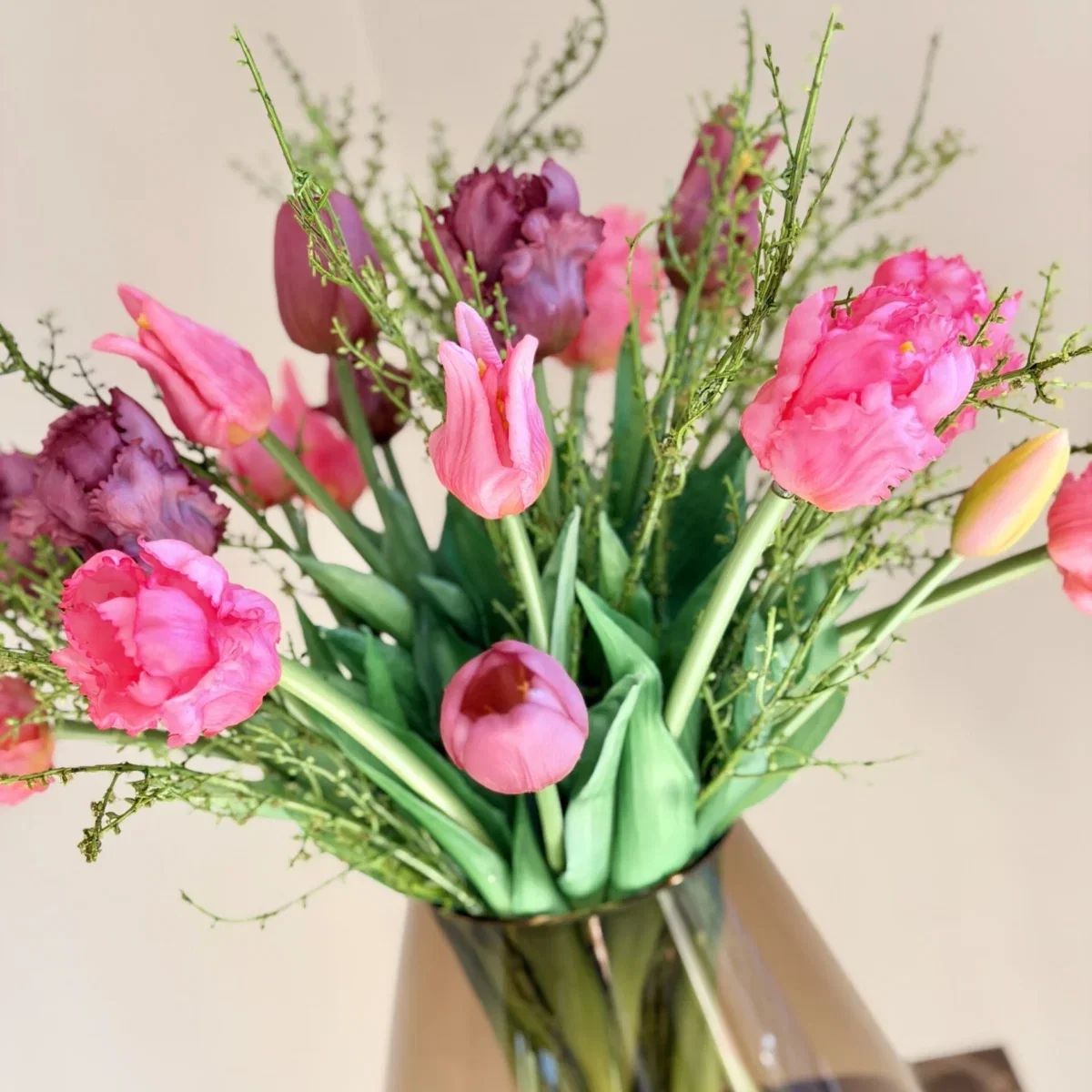 Real Touch Kunst Tulpen Boeket in taupe vaas - Afbeelding 2