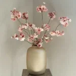 Artic vaas met zijden bloesems takken