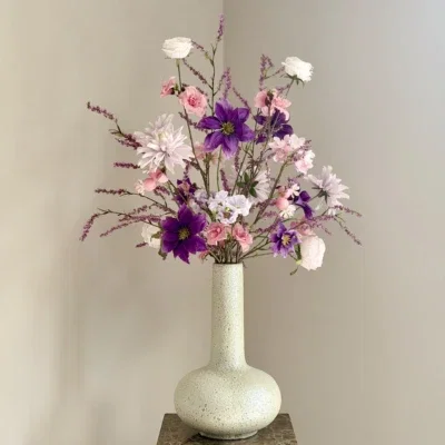Parelmoer vaas met zijden bloem boeket